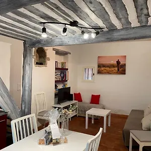 studio-au-calme-dans-le-centre-ville-historique.fr-provencehotel.com/
